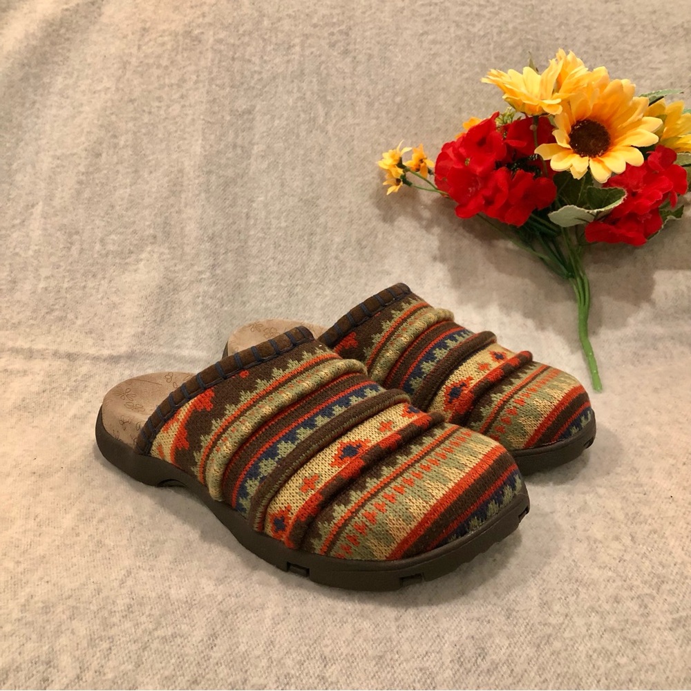 NWOT - Taos Multi-Colored Sweater Clogs - Picture 8 of 16